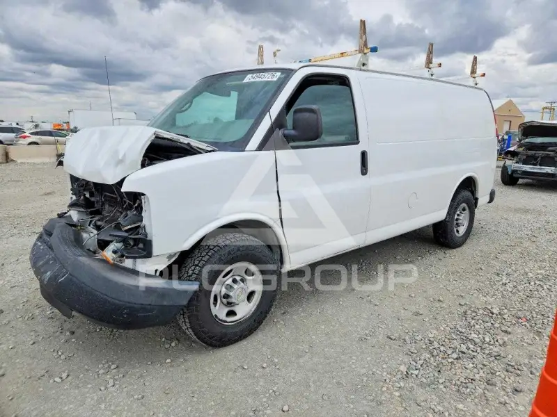 2013 Chevrolet Express photo