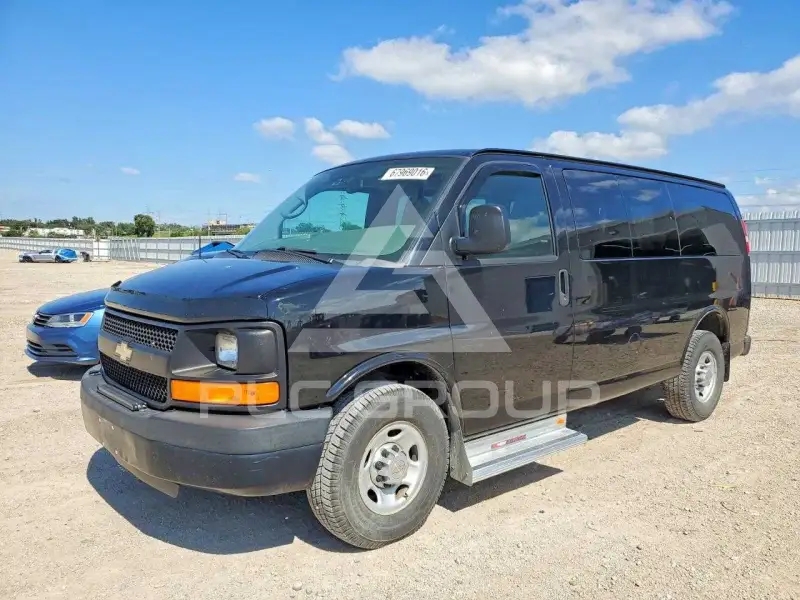 2013 Chevrolet Express фото