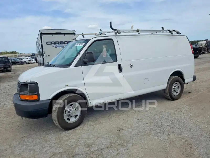 2013 Chevrolet Express фото