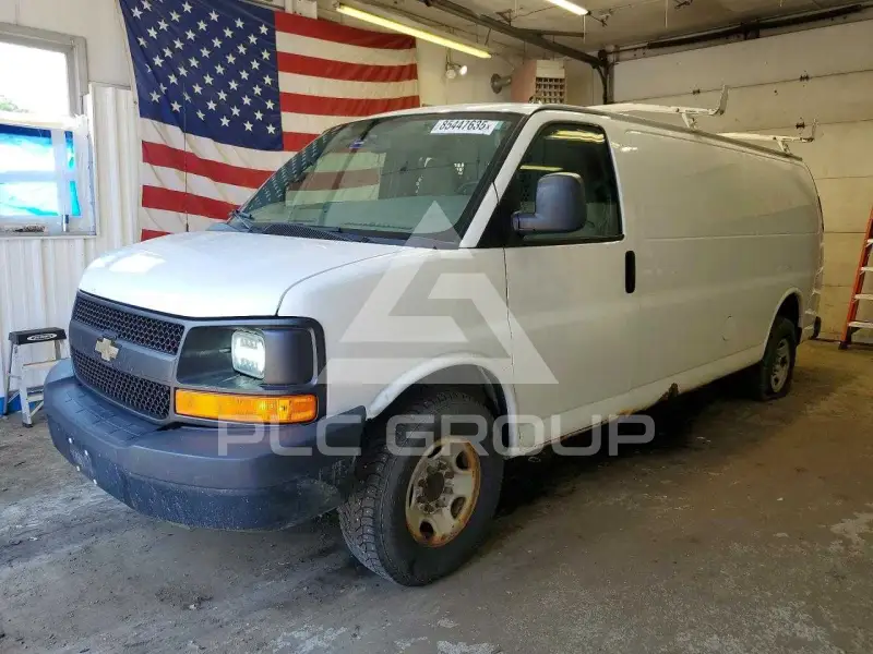 2013 Chevrolet Express фото