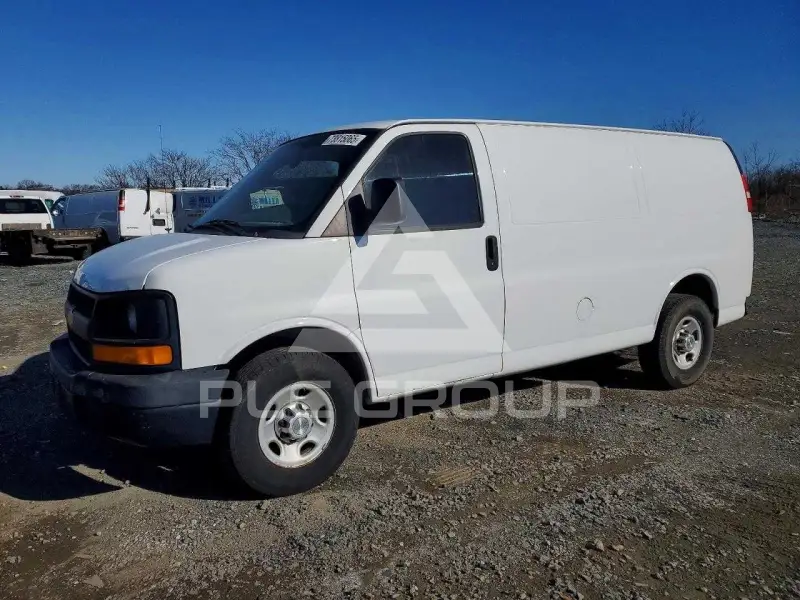 2013 Chevrolet Express photo