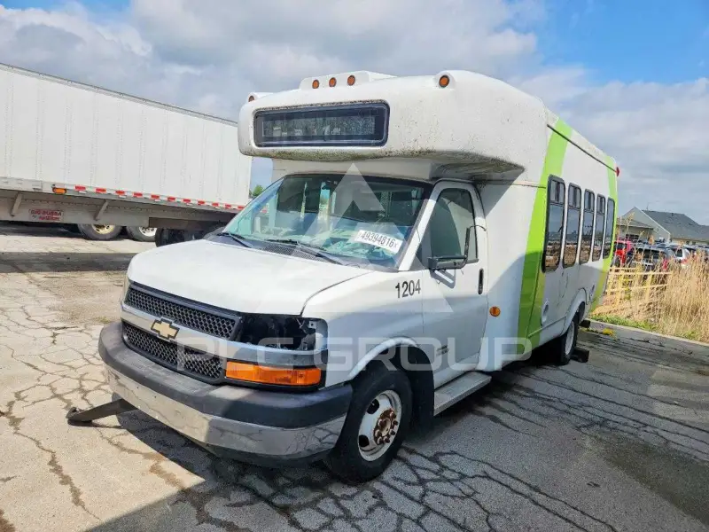2013 Chevrolet Express фото