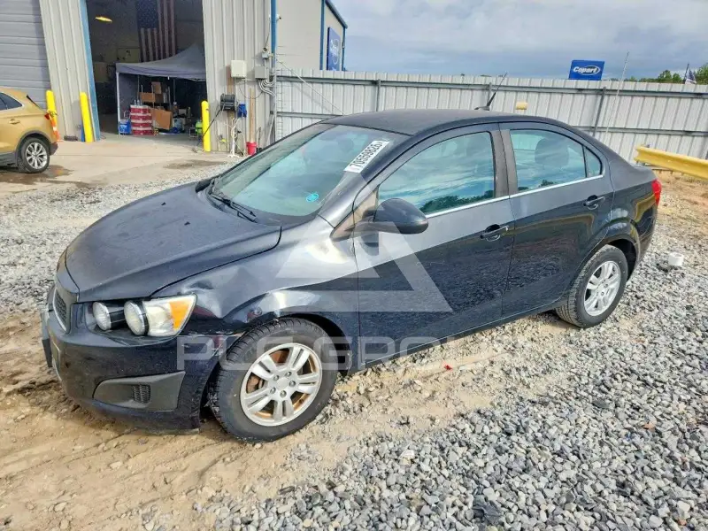 2013 Chevrolet Sonic фото