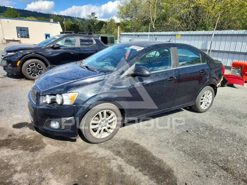 2013 Chevrolet Sonic photo
