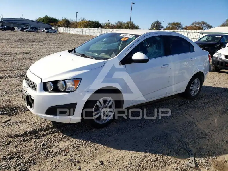 2013 Chevrolet Sonic photo