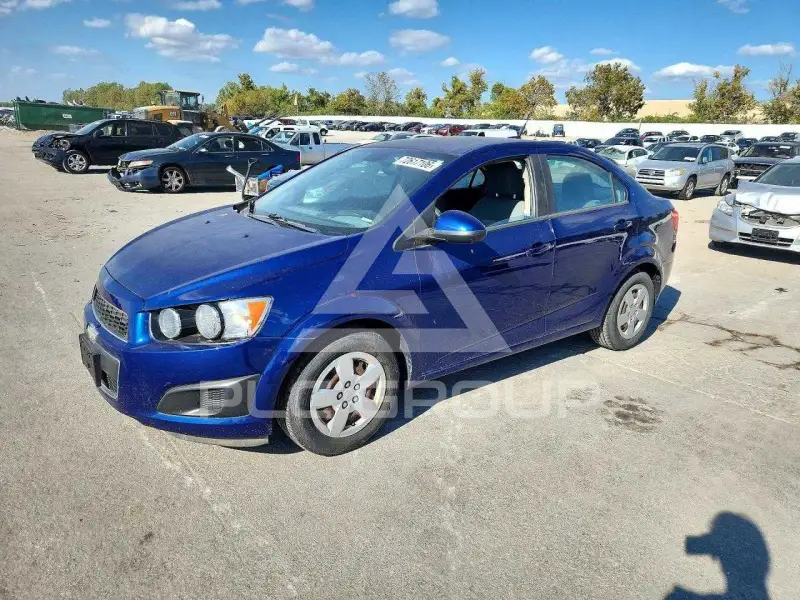 2013 Chevrolet Sonic photo