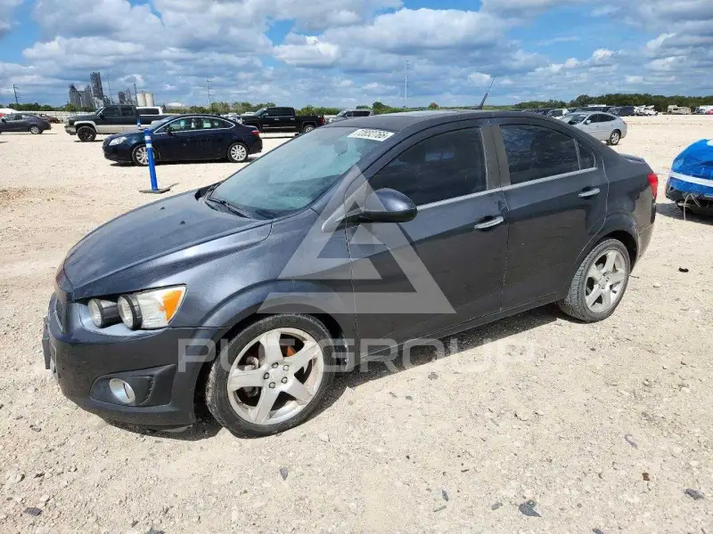 2013 Chevrolet Sonic photo