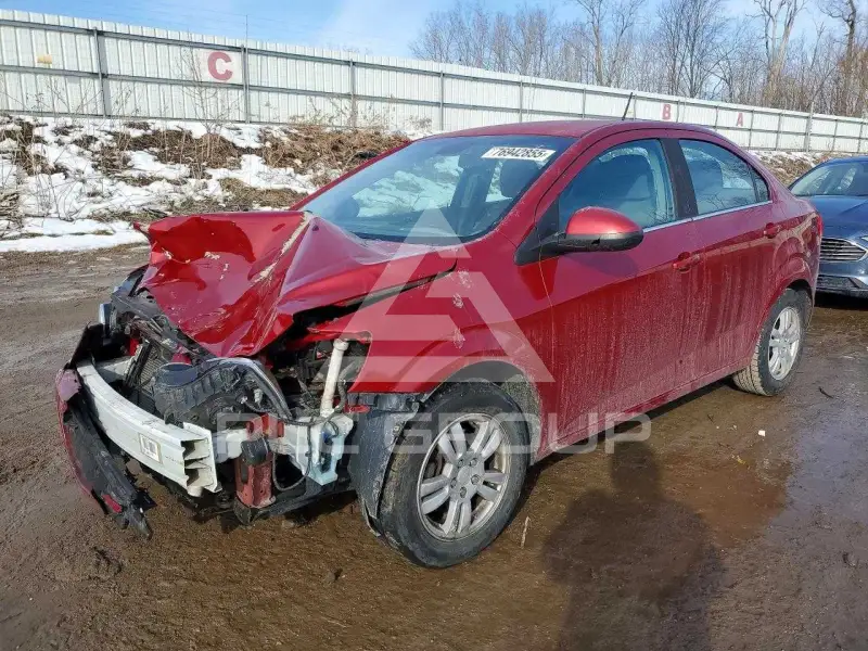 2013 Chevrolet Sonic фото