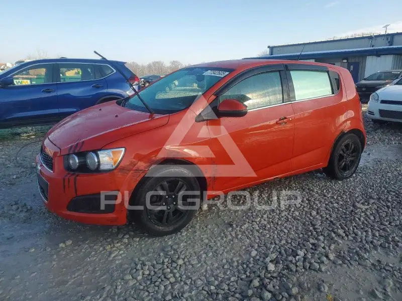 2013 Chevrolet Sonic фото