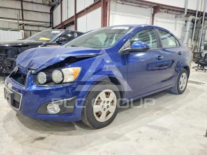 2013 Chevrolet Sonic фото