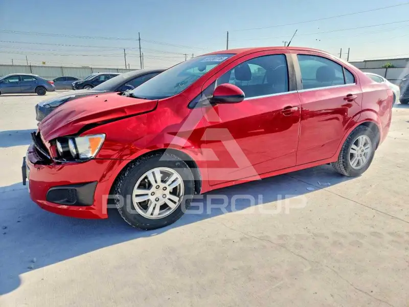 2013 Chevrolet Sonic фото