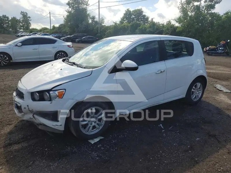2013 Chevrolet Sonic фото