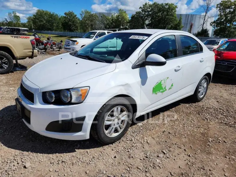 2013 Chevrolet Sonic фото