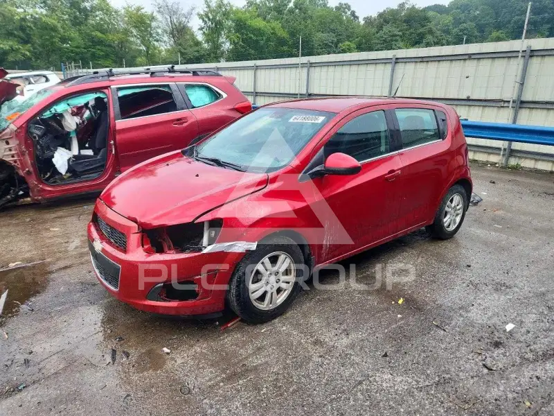 2013 Chevrolet Sonic фото