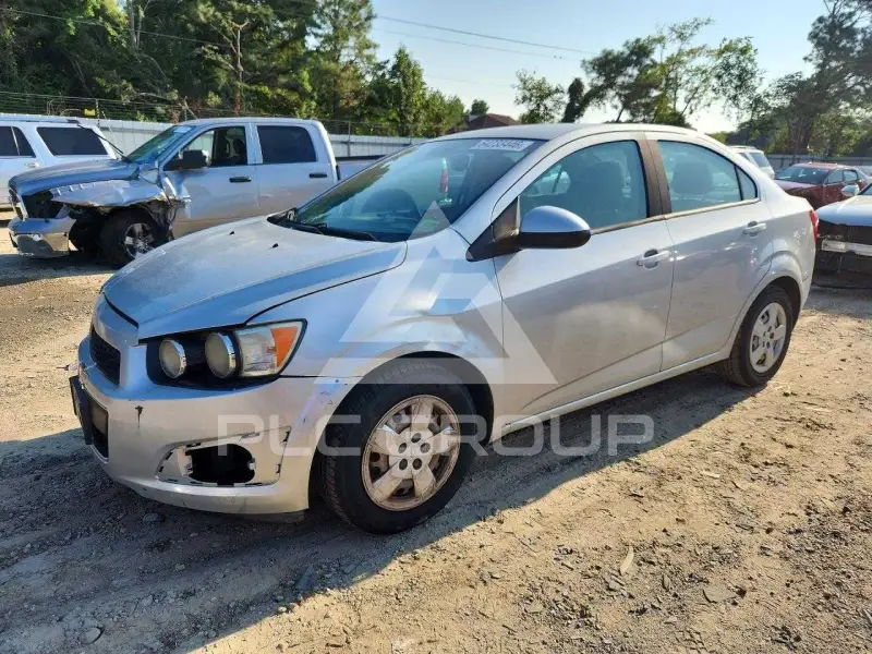 2013 Chevrolet Sonic фото