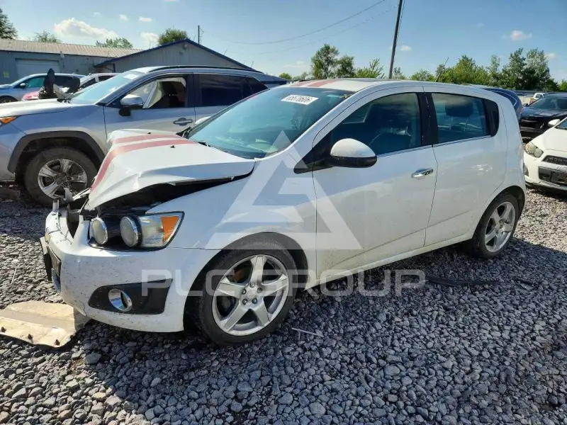 2013 Chevrolet Sonic фото