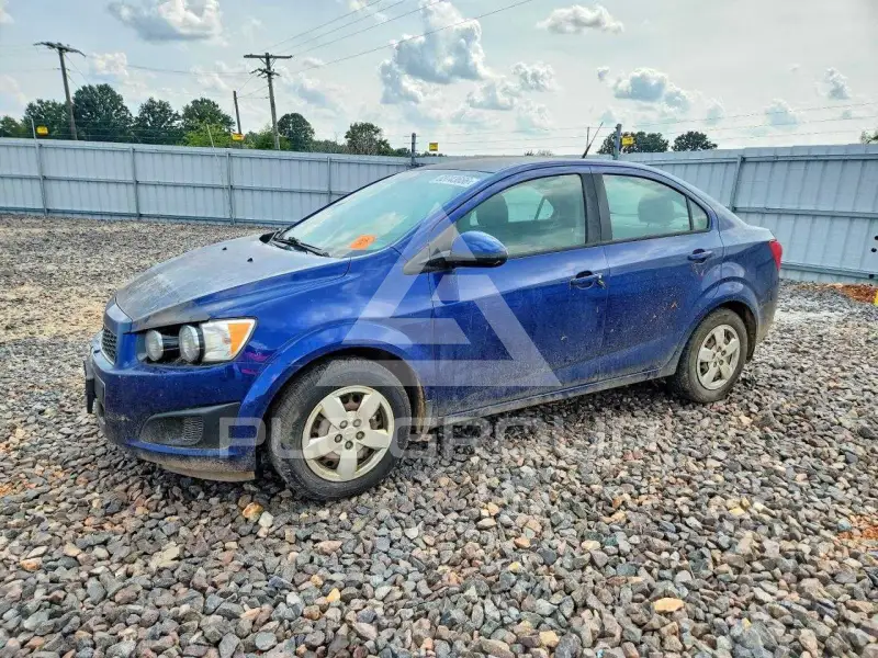 2013 Chevrolet Sonic photo