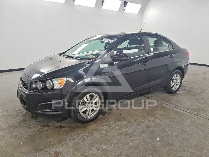 2013 Chevrolet Sonic photo