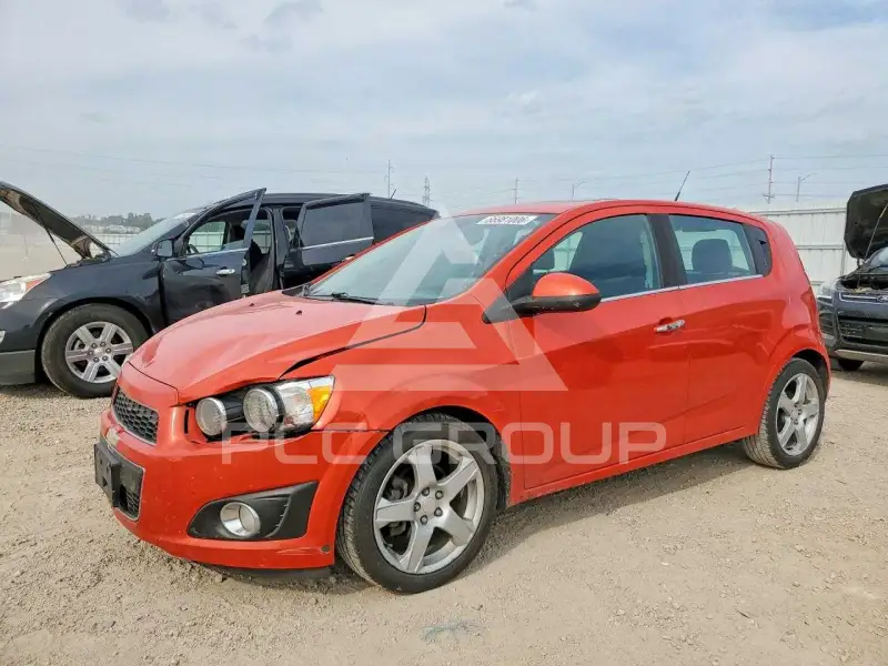 2013 Chevrolet Sonic фото