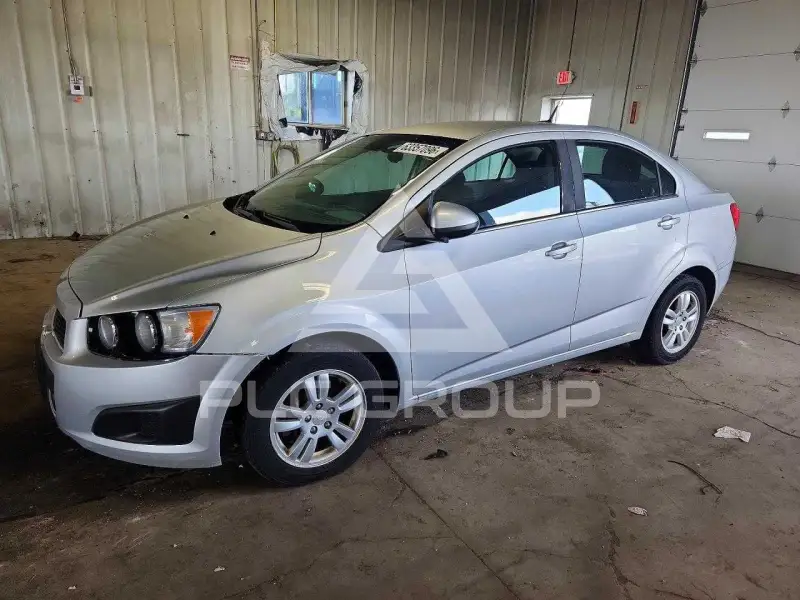 2013 Chevrolet Sonic фото