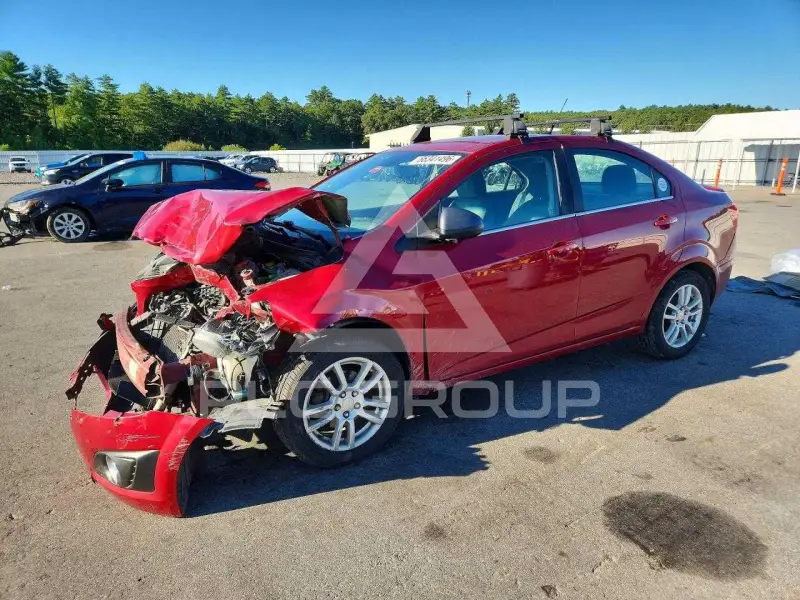 2013 Chevrolet Sonic фото