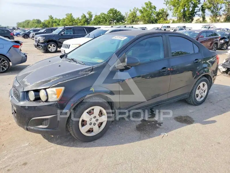 2013 Chevrolet Sonic фото