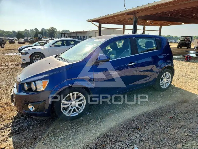 2013 Chevrolet Sonic фото