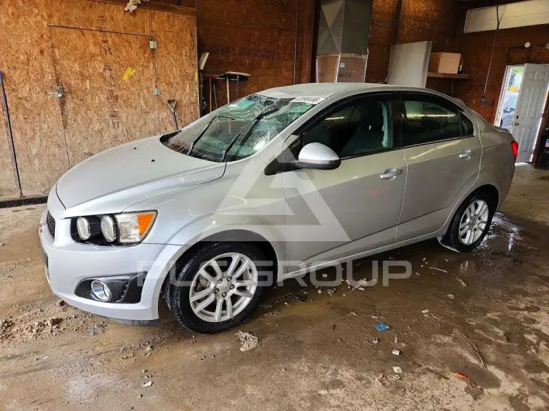 2013 Chevrolet Sonic фото