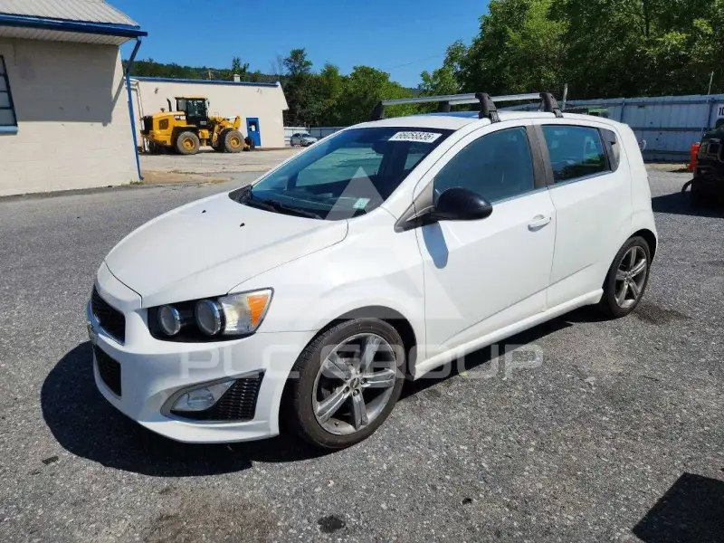 2013 Chevrolet Sonic фото