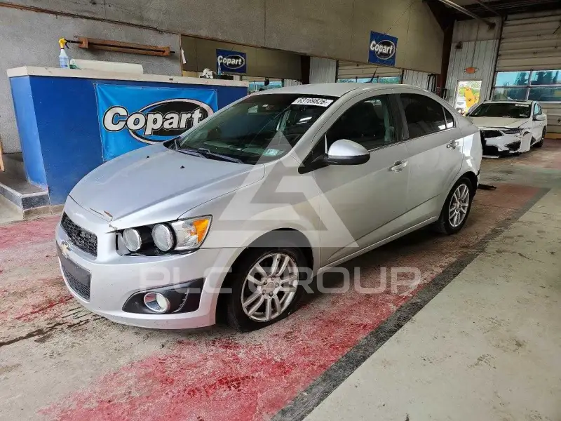 2013 Chevrolet Sonic фото