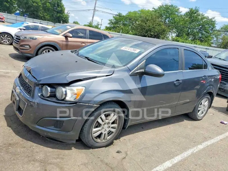 2013 Chevrolet Sonic фото
