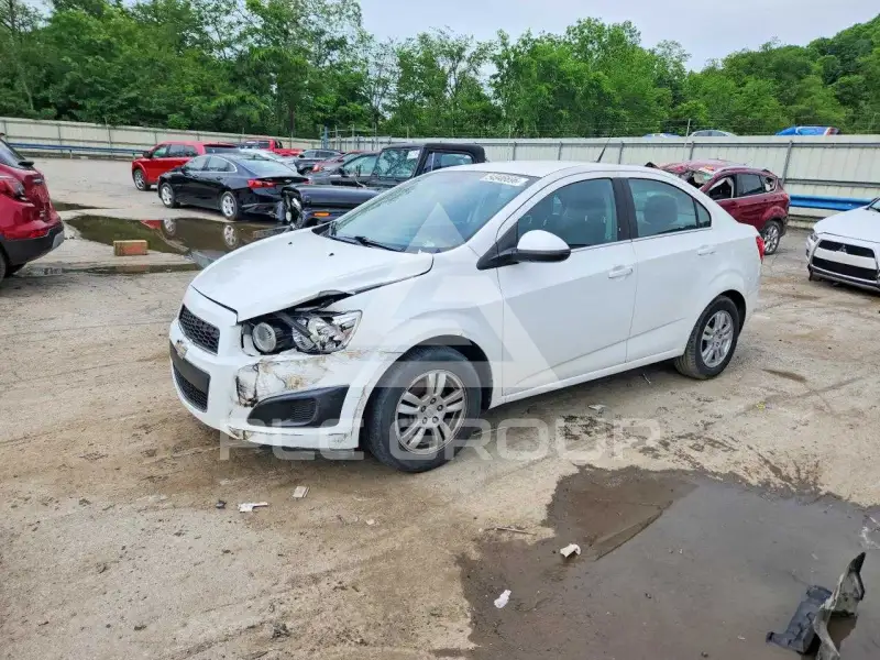 2013 Chevrolet Sonic photo
