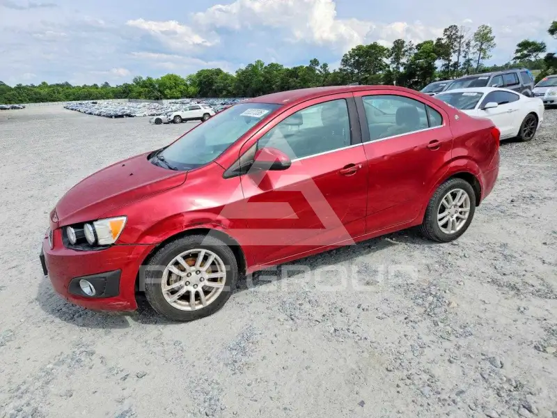 2013 Chevrolet Sonic photo