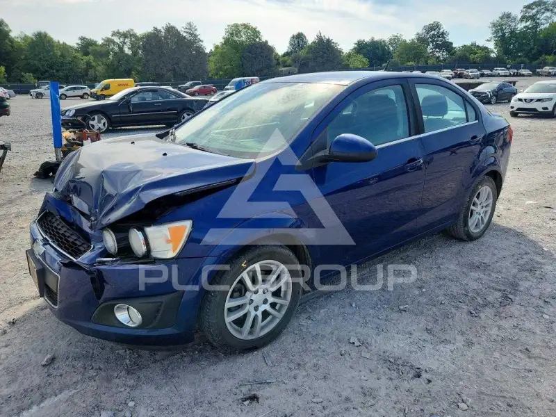 2013 Chevrolet Sonic фото