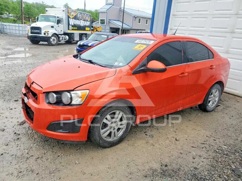 2013 Chevrolet Sonic фото