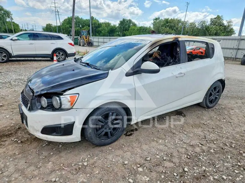 2013 Chevrolet Sonic фото