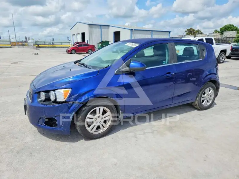 2013 Chevrolet Sonic фото