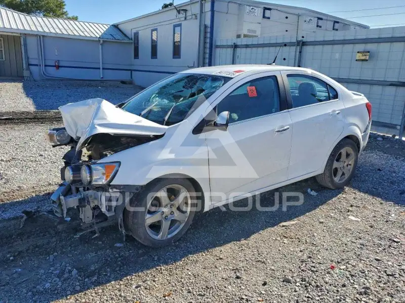 2013 Chevrolet Sonic фото
