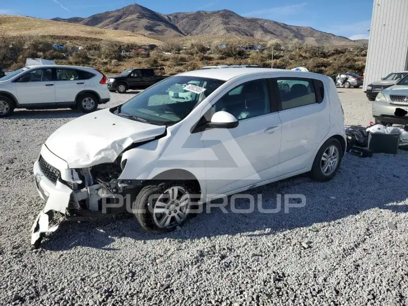 2013 Chevrolet Sonic photo