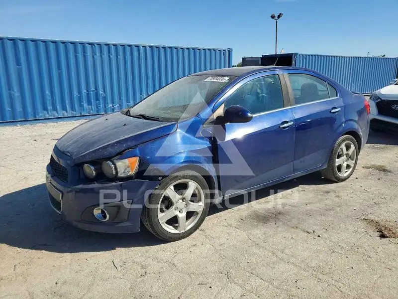 2013 Chevrolet Sonic фото
