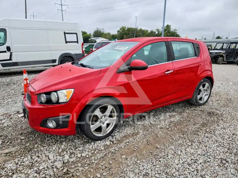 2013 Chevrolet Sonic фото