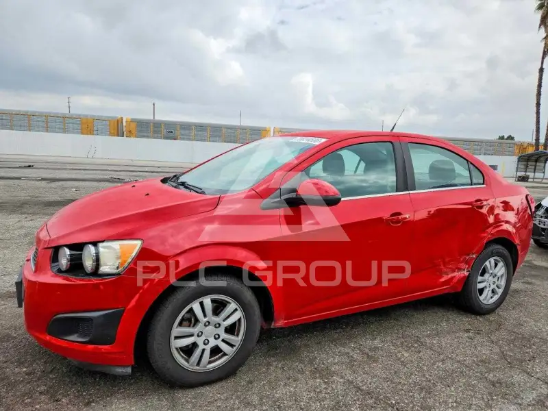 2013 Chevrolet Sonic фото