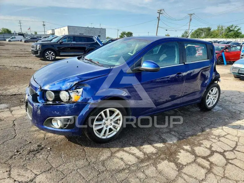 2013 Chevrolet Sonic фото
