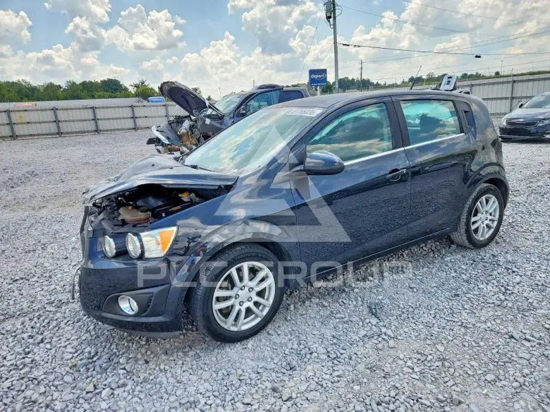 2013 Chevrolet Sonic photo