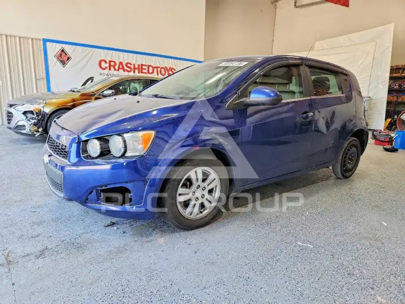 2013 Chevrolet Sonic фото