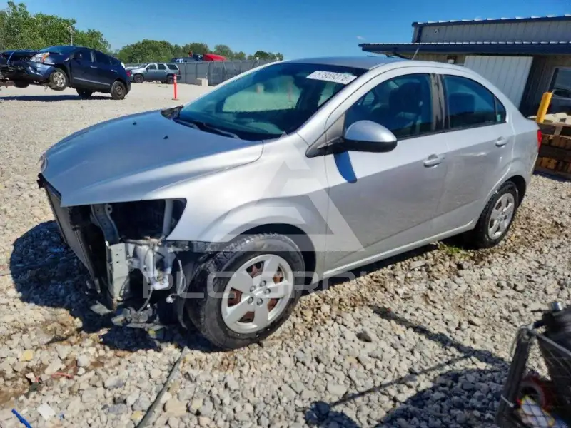 2013 Chevrolet Sonic фото