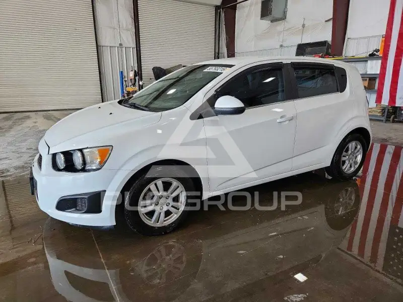2013 Chevrolet Sonic фото