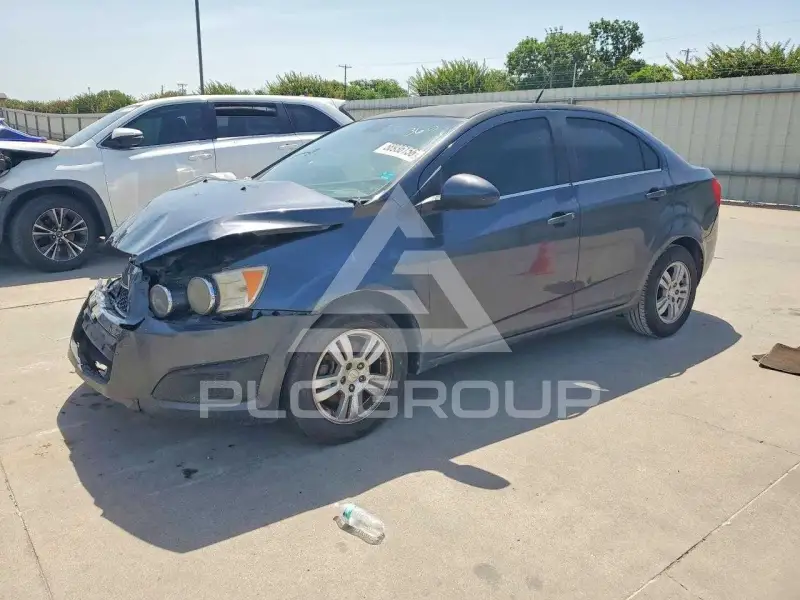 2013 Chevrolet Sonic фото