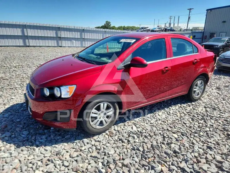 2013 Chevrolet Sonic фото