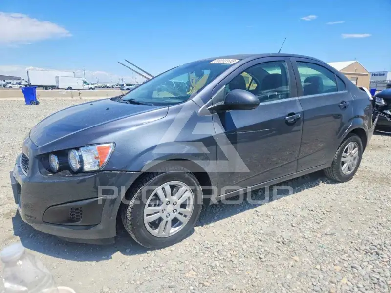 2013 Chevrolet Sonic photo
